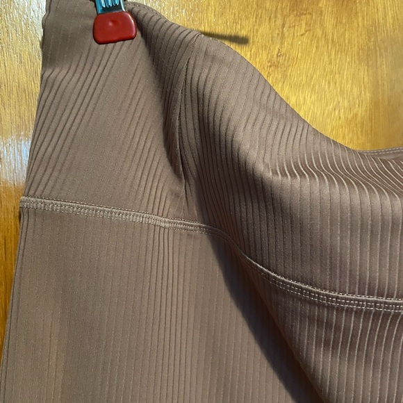 Girlfriend Collective ribbed run shorts - Picture 2 of 5